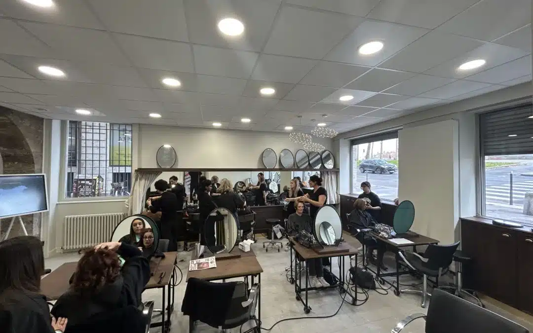 Prendre rendez-vous à l’école de coiffure pour se faire coiffer