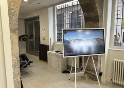 Lieu de réception ouvert aux alternants pour réalisation de prestations de coiffure sur des clients - école de coiffure Lyon 1